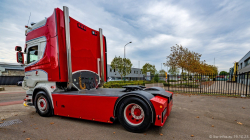 20251019-Tom-Holding-00071